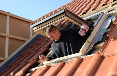 Pose de fenêtres de toit Velux à Orcenais